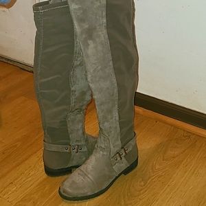 Suede boots